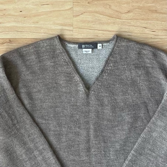 |SOL| Baby Alpaca Hair Long Sleeve Sweater in Woman’s Oversized Medium V-Neck - Picture 3 of 7